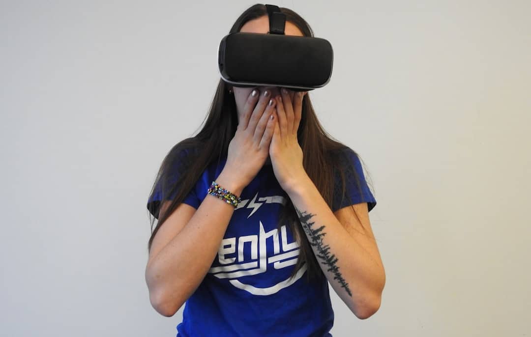 découvrez l'univers fascinant de la réalité virtuelle ! plongez dans des expériences immersives qui révolutionnent le divertissement, l'éducation et le gaming. explorez des mondes virtuels captivants et vivez des aventures inoubliables grâce aux dernières technologies vr.