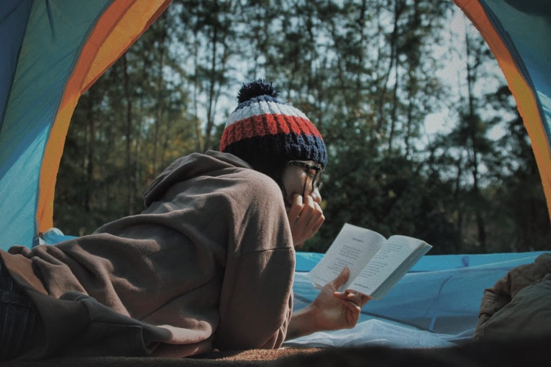 découvrez l'expérience unique du camping, une façon idéale de se reconnecter avec la nature. que vous soyez novice ou campeur aguerri, explorez notre guide pour choisir votre emplacement, préparer votre matériel, et profiter pleinement de vos aventures en plein air.